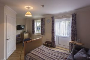 carolynehouse MG 8052
