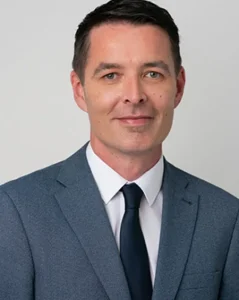 gavin 4 450x565 1
