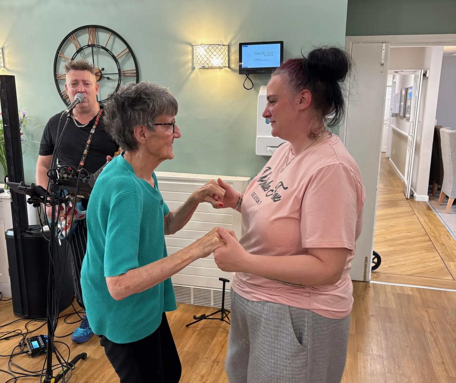 easterparty4 Wellbeing Ashwood scaled jpg e1775556161481